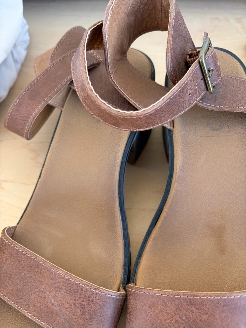 Pop Women’s Brown Ankle-Strap Sandals Women’s Size 7.5 - Picture 6 of 16